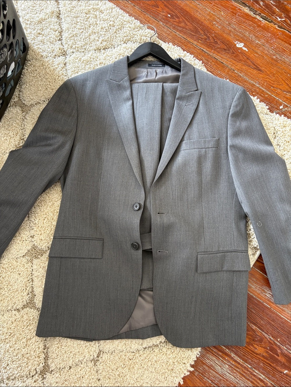 Egara Men's Gray Two-Button Suit Blazer